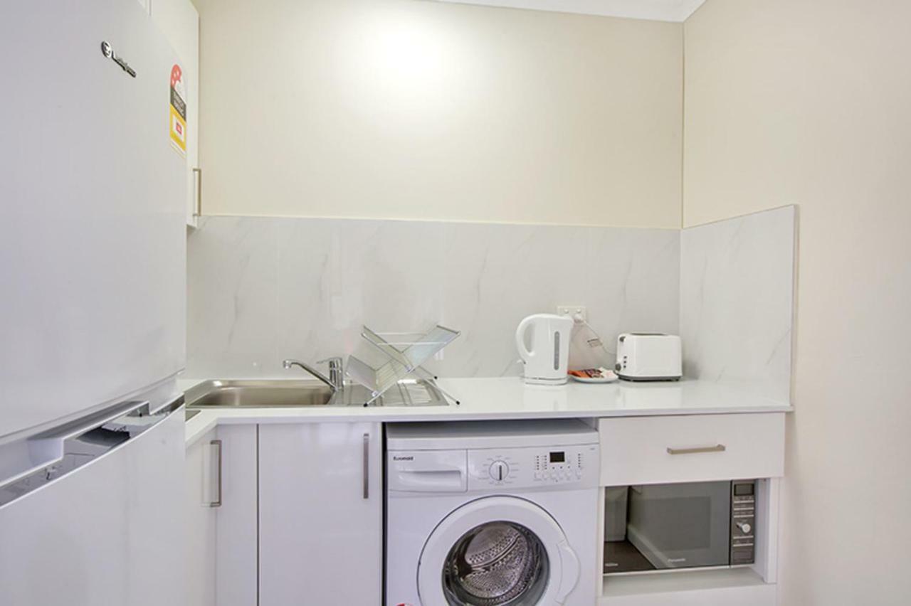 Renovated Stylish Studio Сідней Екстер'єр фото
